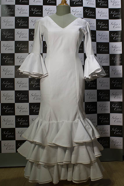 Vestido Pique Flamenco Blanco de Tres Volantes Dobles - Flamenco Solana y  cortes